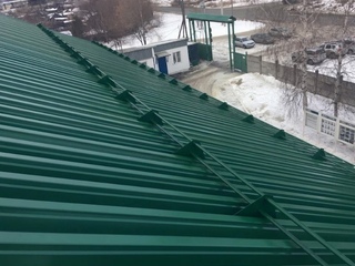 Профлист НС35 0.4 мм RAL 6005 Зеленый Мох 2 - в «Монолит-Металлопрокат».
